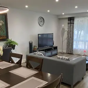 https://spectacular-3-bedrooms-house-close-to-airport.hotelstorontoontario.org
