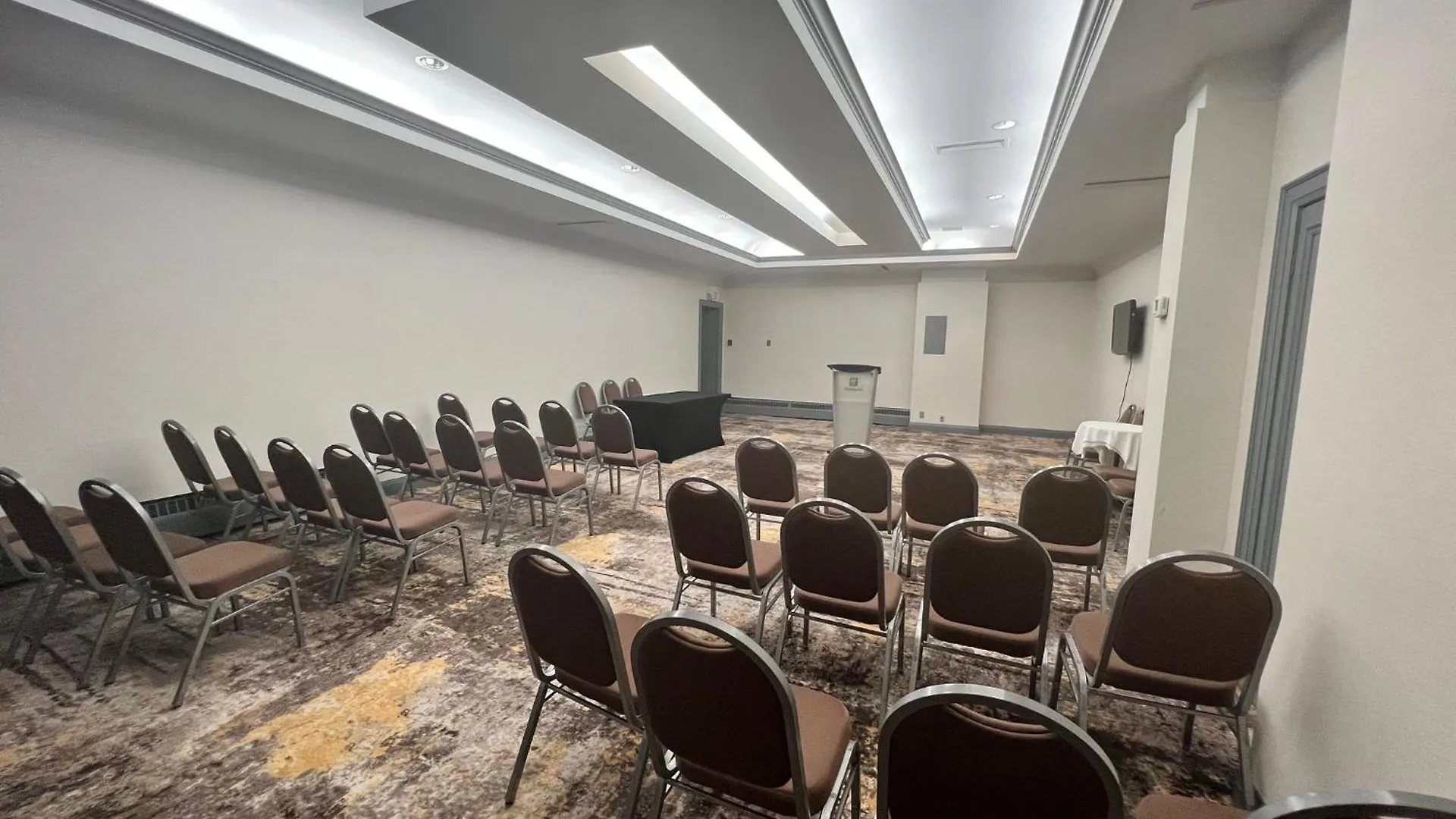 Holiday Inn Toronto Airport East By Ihg 3*,
